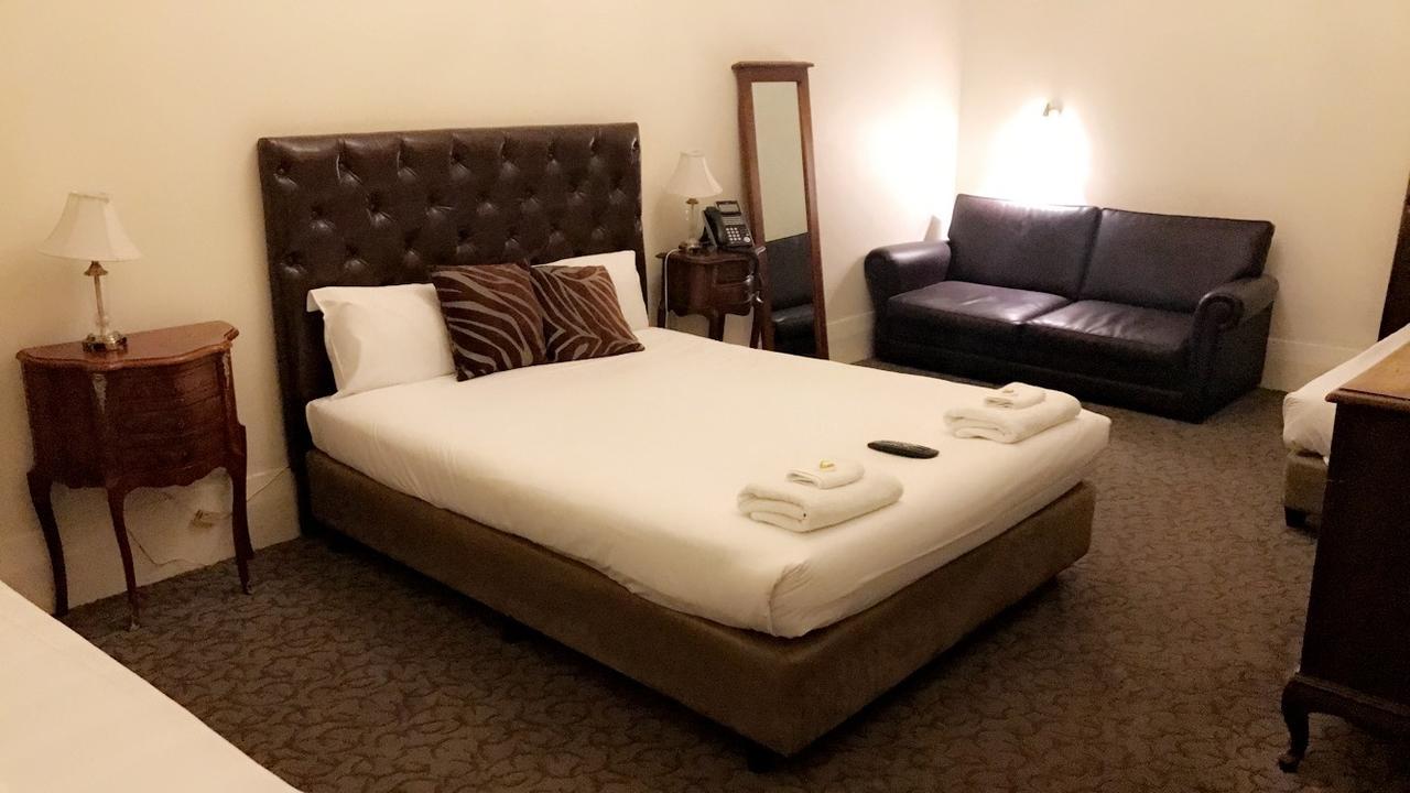 فندق أمباسادورز هوتل أدليد المظهر الخارجي الصورة